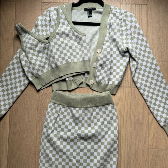 Forever 21 Matching Set - Picture 3 of 5